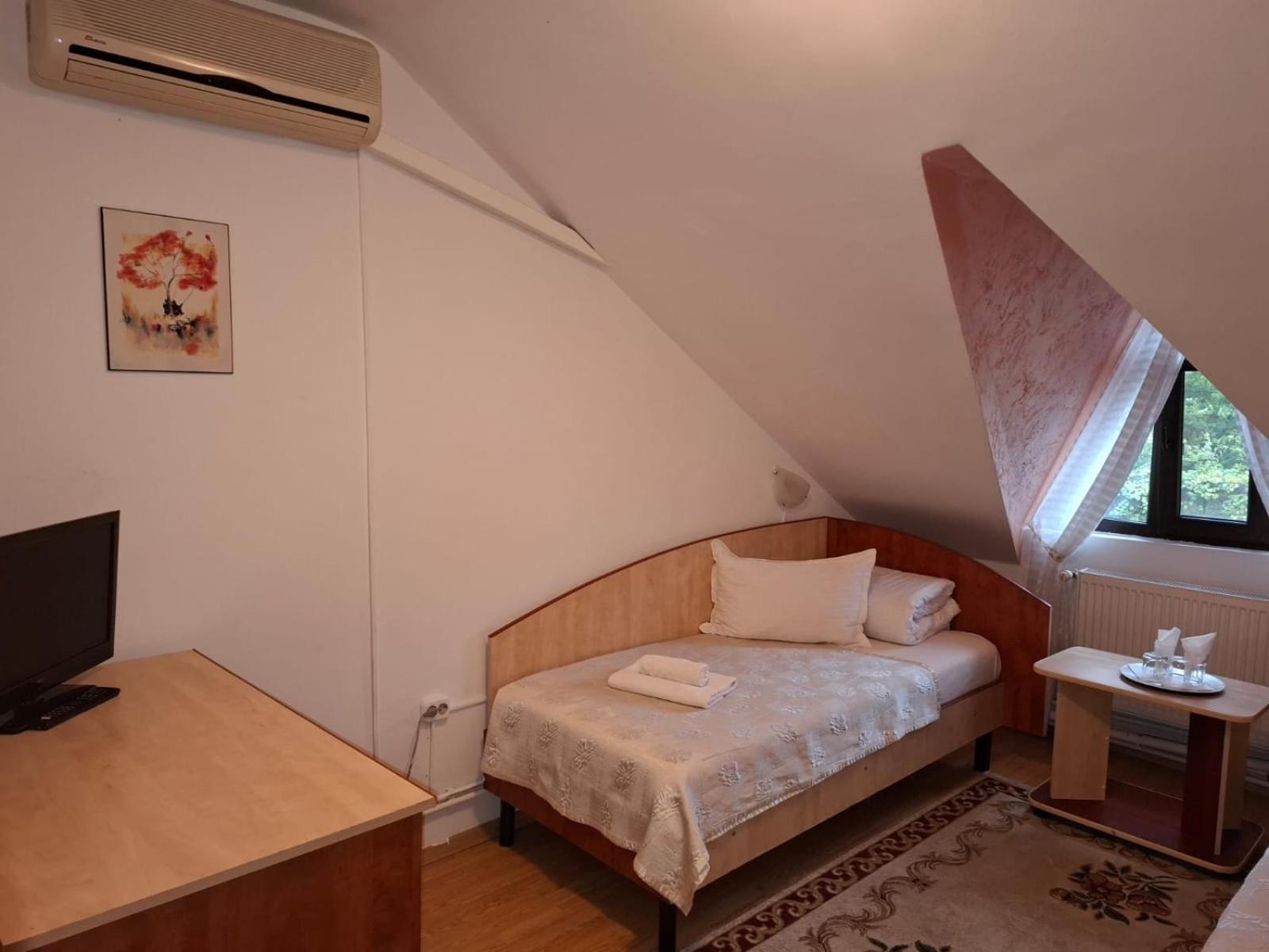 Casa Boiereasca Hotell Iasi Exteriör bild