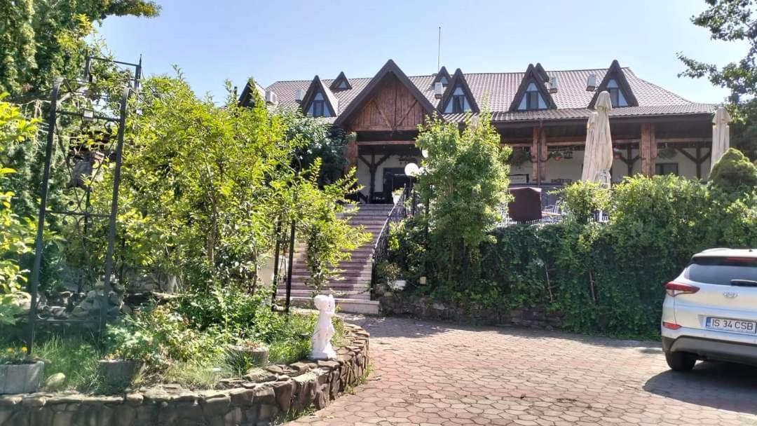 Casa Boiereasca Hotell Iasi Exteriör bild