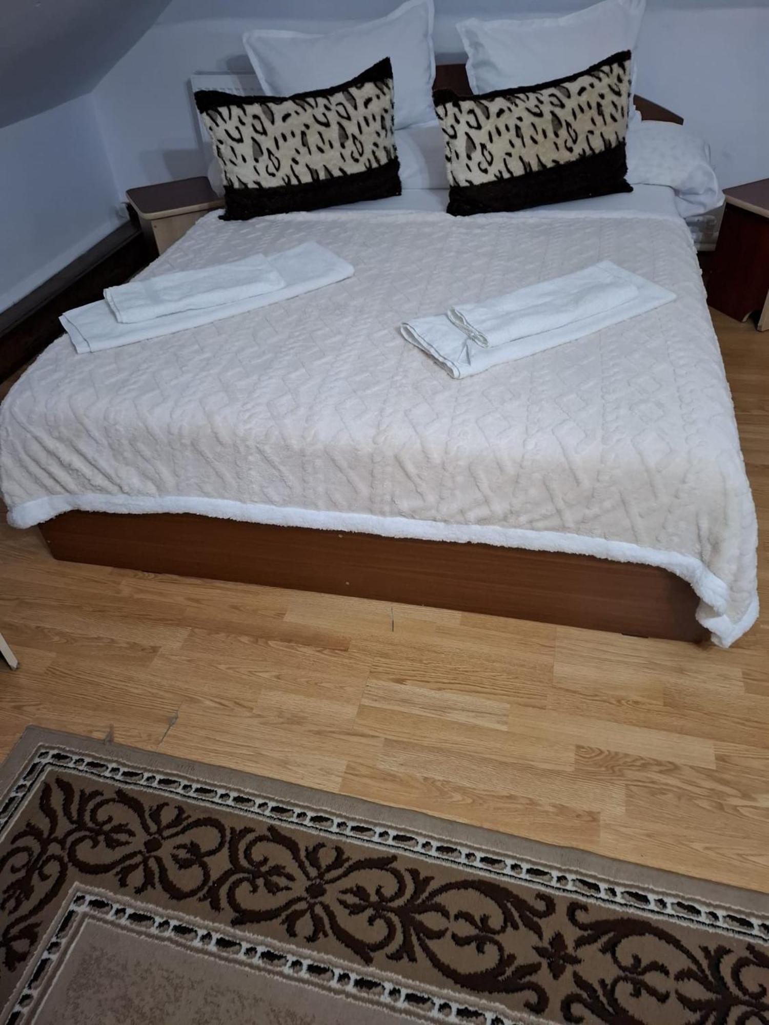 Casa Boiereasca Hotell Iasi Exteriör bild